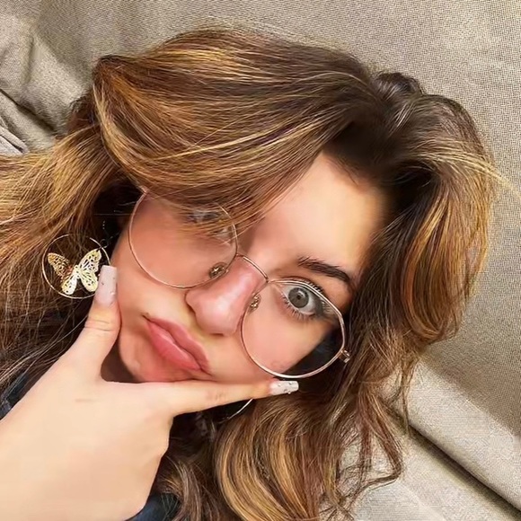 Meet your Posher, Peyton - Picture 1 of 1